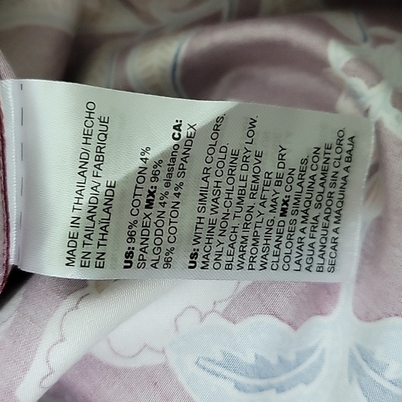 Chico's No Iron Cheetah Floral Classic Stretch Button Front Shirt Size Small/4 - Picture 8 of 8